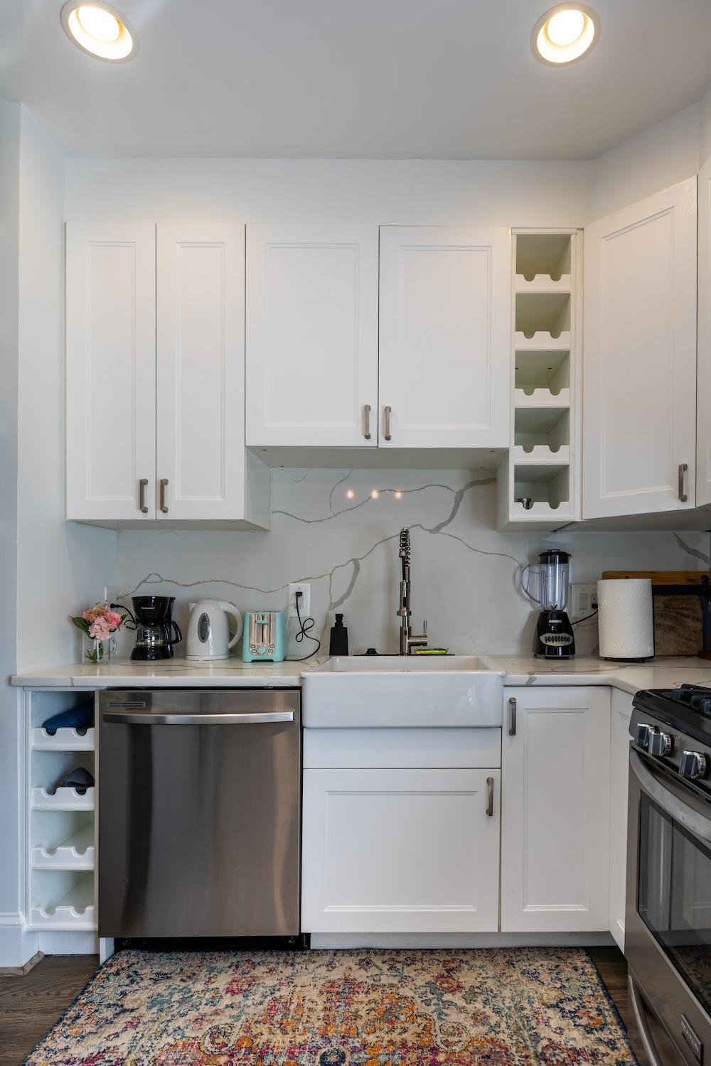 Charming 2br Townhouse With Patio & Parking In Dc *